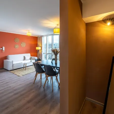 3 Betten 75m² Zentral Aussicht Lägenhet *